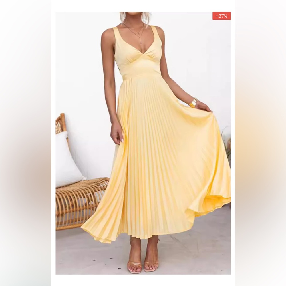 Elegant Yellow Pleated Skirt